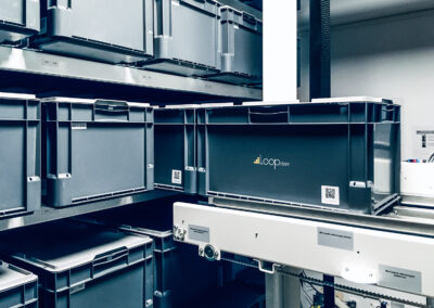 LoopStore Stacker Crane In Self-Service Click&Collect Warehouse